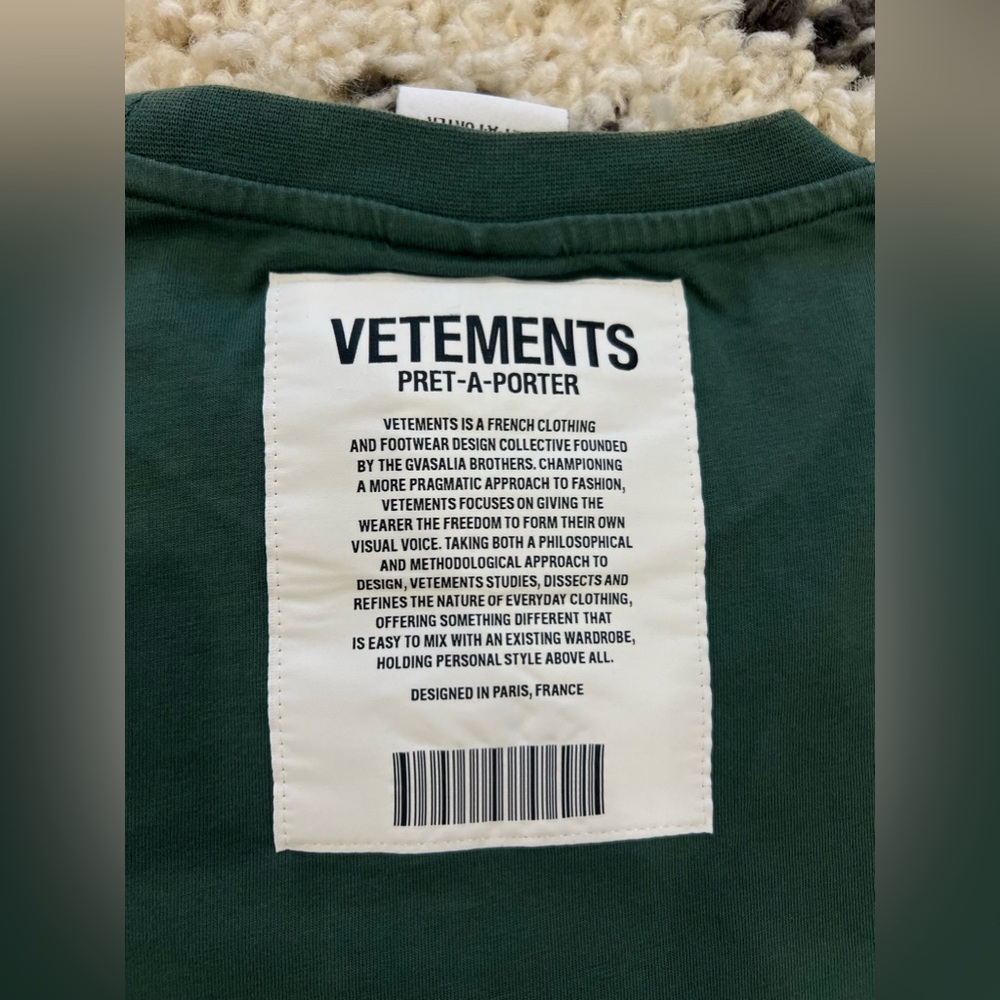 VETEMENTS Logo Staff T Shirt - Picture 5 of 6